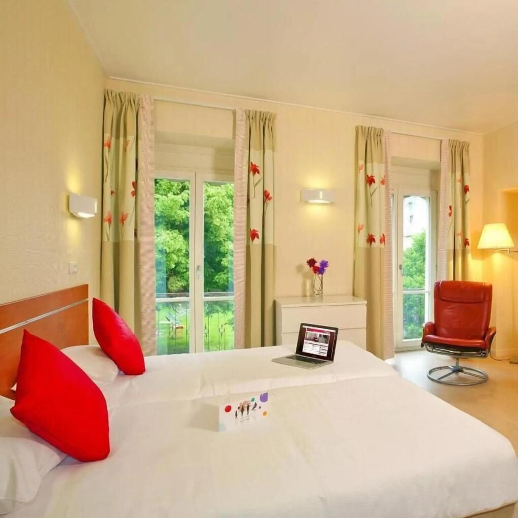 Garden & City Luxeuil Ex Le Metropole Et Les Thermes 客房 照片