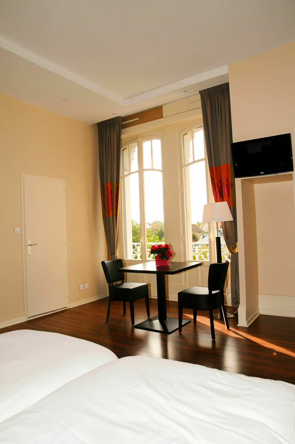 Garden & City Luxeuil Ex Le Metropole Et Les Thermes 外观 照片
